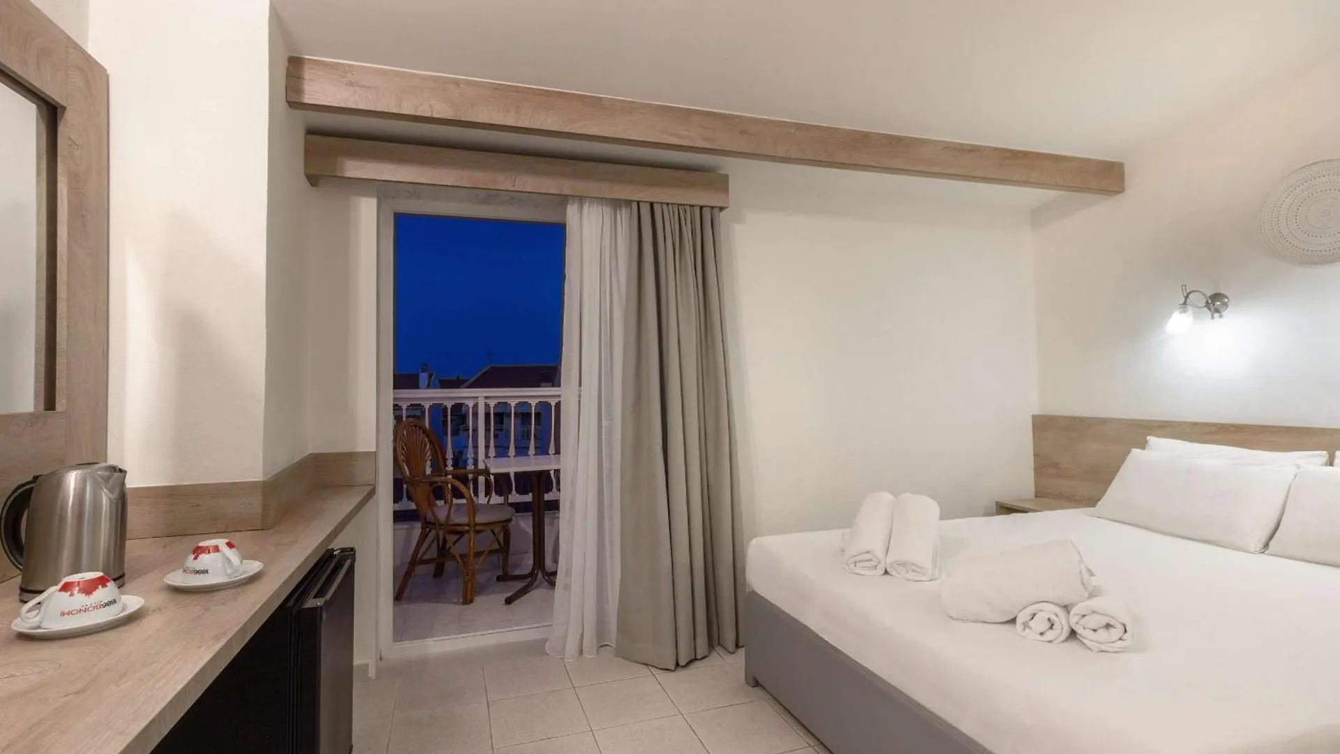 Hotel Odysseas Polychrono
