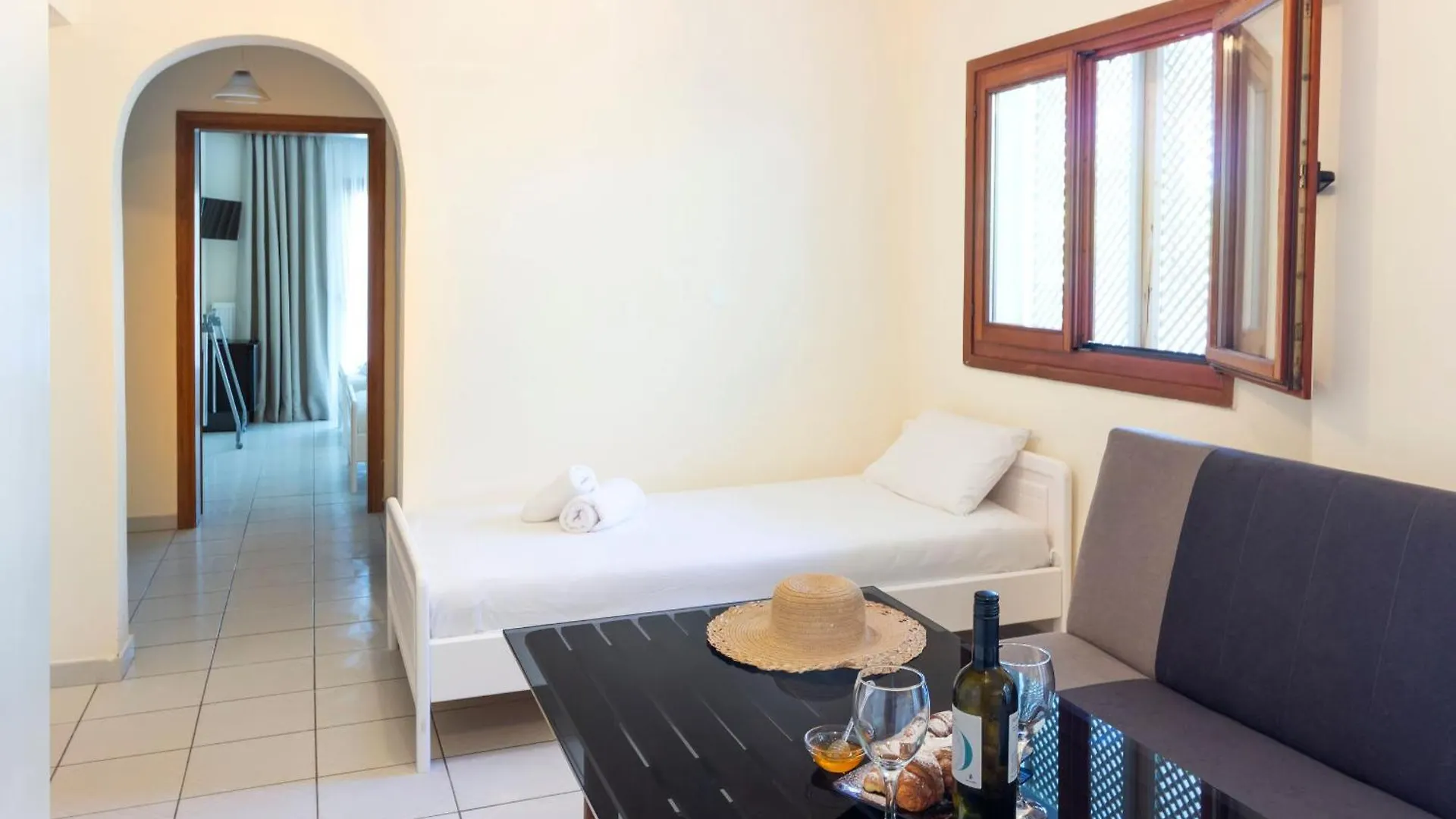 Hotel Odysseas Polychrono 3*,  Yunanistan